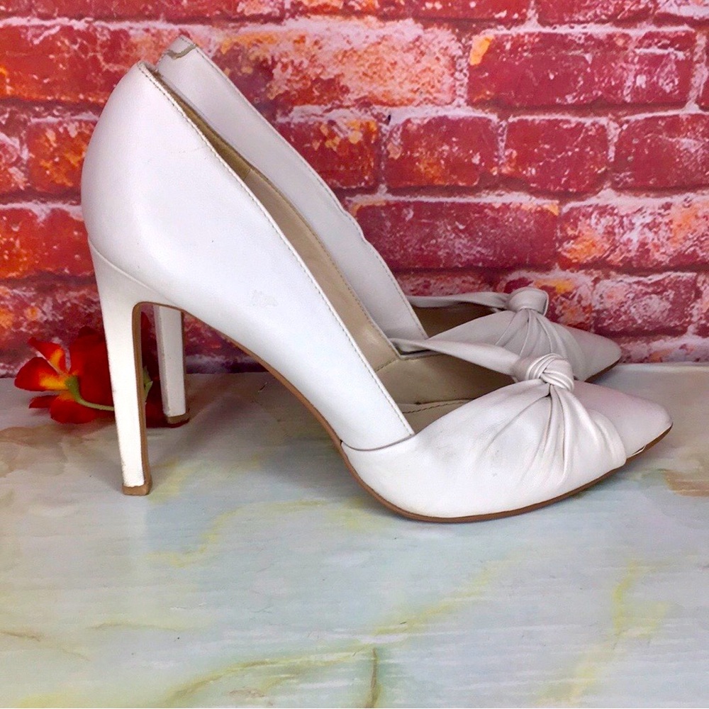 Vintage Nine West Ivory White Slip On Pointed Toe Leather Pumps
